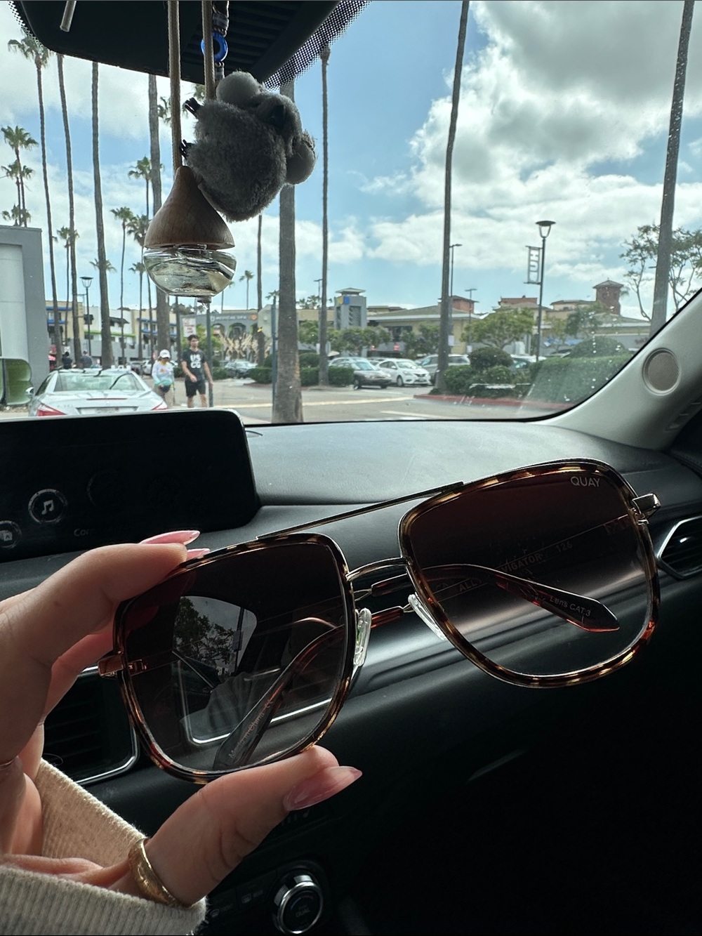 Quay Australia Brown Gradient Aviator Sunglasses - Picture 5 of 6